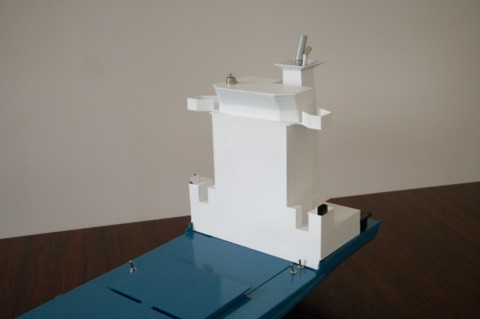 Porte-conteneur bleu RC