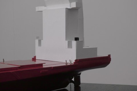 Porte-conteneur RC rouge
