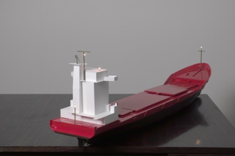 Porte-conteneur RC rouge